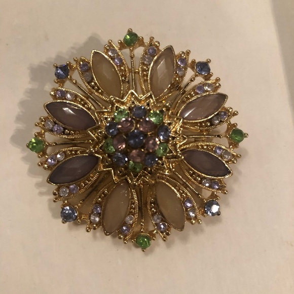 Source Unknown Jewelry - Vintage Rhinestone Brooch